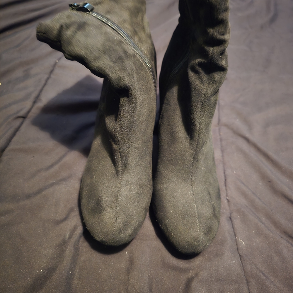 Elegant Black Women's Boots